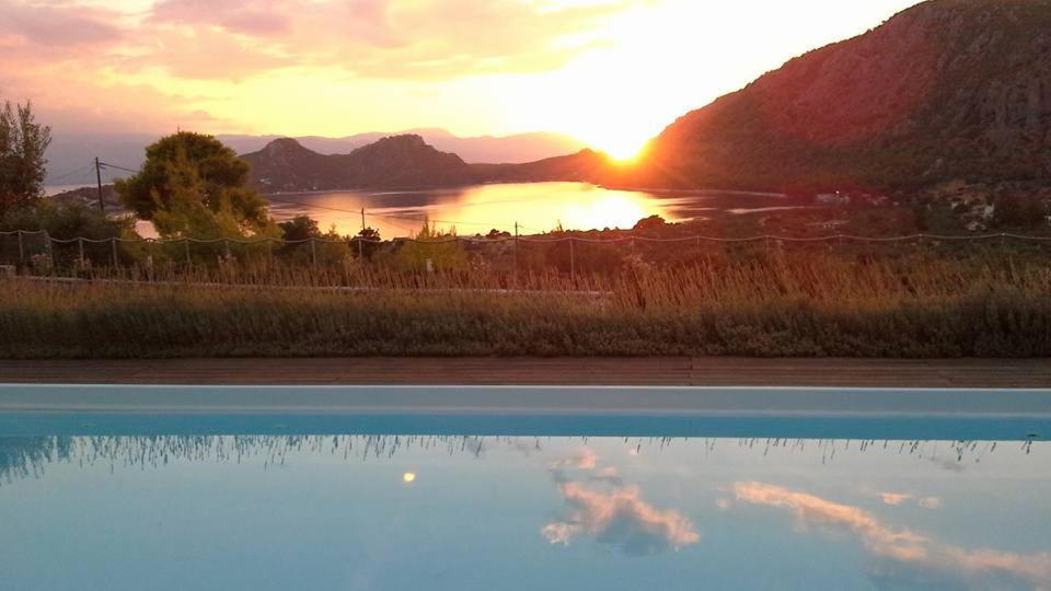 Villa Armonia Lake Vouliagmeni Luaran gambar